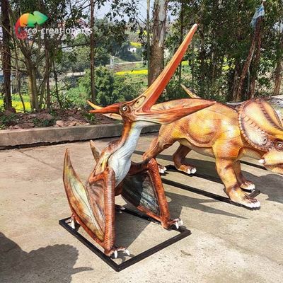 3D الألياف الزجاجية الواقعية تبدو الديناصورات تكافح تمثال Pterosauria في الهواء الطلق